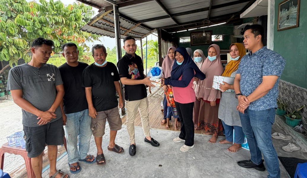 Ketua DPP Elang 3 Hambalang dan Kader Partai Gerindra Pusat Pebriyan Winaldy Lakukan Aksi Sosial Dampak Asap Karhutla