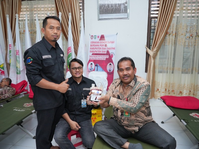 Guru Siak Rayakan HUT PGRI ke-80 dengan Aksi Donor Darah: Wujud Pengabdian Melampaui Kelas
