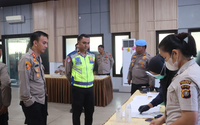 Dipimpin AKBP Angga Febrian, Polres Dumai Laksanakan Pengecekan Urine Berkala