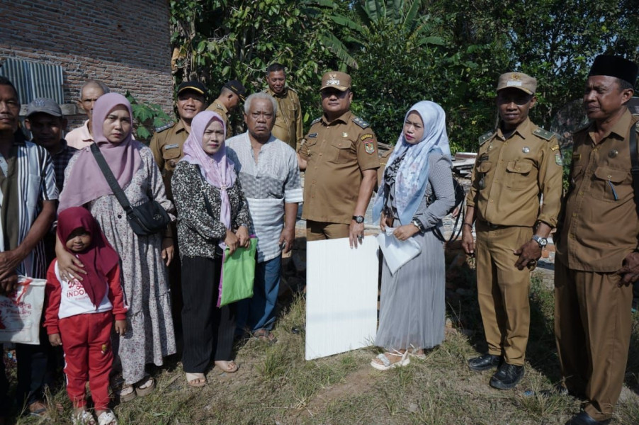 Diserahkan Wabup Rianto, 24 Korban Puting Beliung di 5 Kecamatan Asahan Dapat Bantuan Kemensos Rp 215 Juta