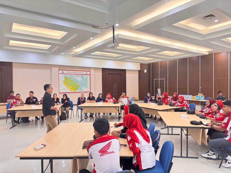 Capella Honda Tingkatkan Kapabilitas Frontline People Honda di Riau Melalui Program Training