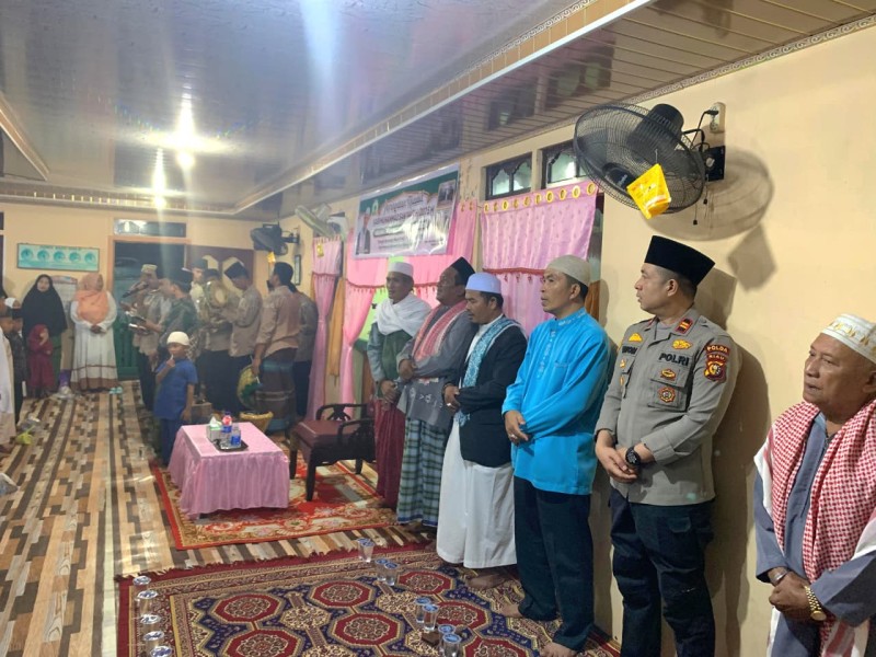 Kapolsek Concong Hadiri Peringatan Maulid Nabi Muhammad SAW di Surau Bahlul Awallim