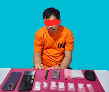 Satresnarkoba Polres Pelalawan Tangkap Pengedar Sabu di Langgam, Sita 26,84 Gram Barang Bukti