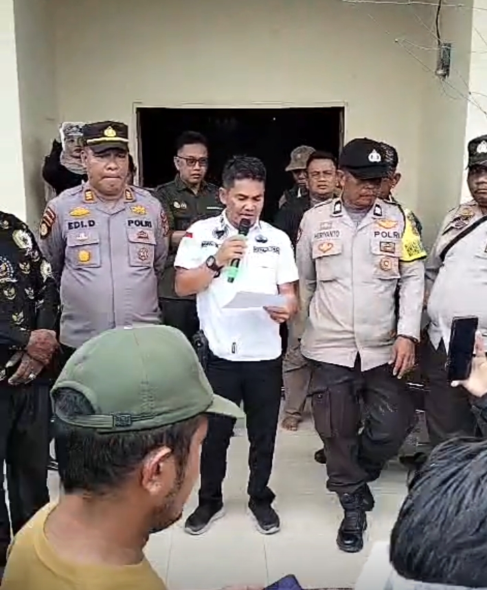 Usai Aksi Damai Warga, Kepala Desa Belantaraya Nyatakan Siap Diberhentikan