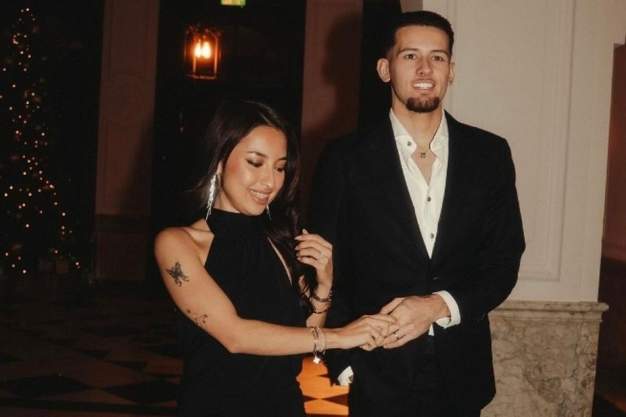 Unggah Momen Bahagia, Jennifer Coppen Dilamar Justin Hubner