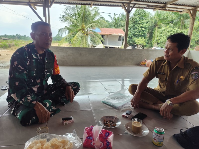Kodim 0320/Dumai Perkuat Kemanunggalan TNI-Rakyat Melalui Komsos Babinsa di Batu Teritip
