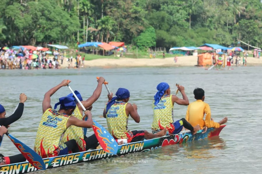Selamat! Bintang Emas Cahaya Intan 2023 Juara Pacu Jalur 2025, Berikut Susunan Peringkatnya