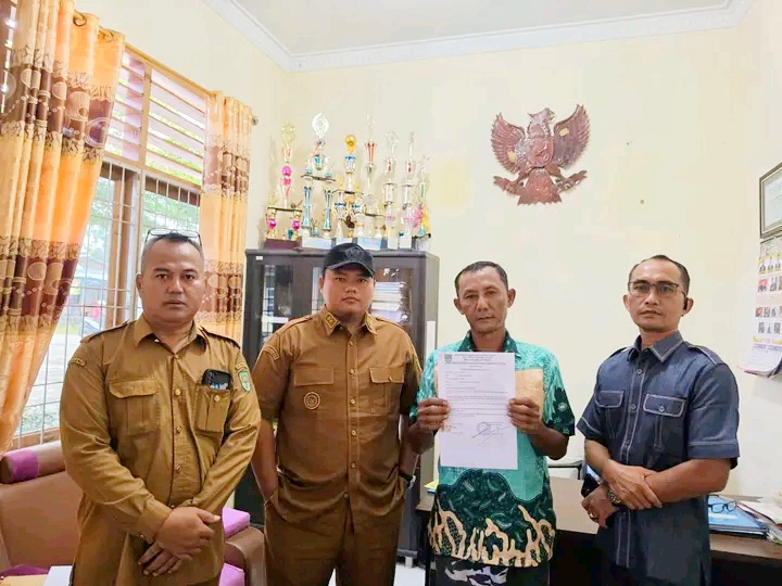 Kades Rambah Muda Apresiasi Keberhasilan Warga Kelola Kebun Desa, Tegaskan Pentingnya Ketaatan Aturan