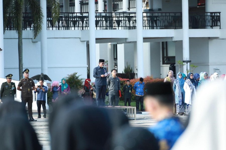 Sekda Siak Pimpin Upacara Hari Ibu ke-97 dan Hari Bela Negara ke-77 Tahun 2025