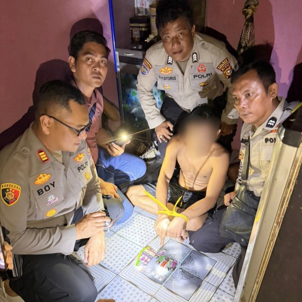 Digerebek Saat Mandi, “Ompong” Tak Berkutik: Polsek Pujud Sita 6 Paket Sabu di Dalam Karung Beras