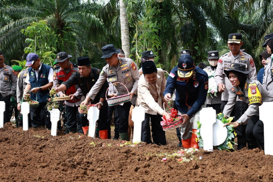 Gagal Diidentifikasi, 10 Jenazah Korban Galodo Agam Dimakamkan Massal