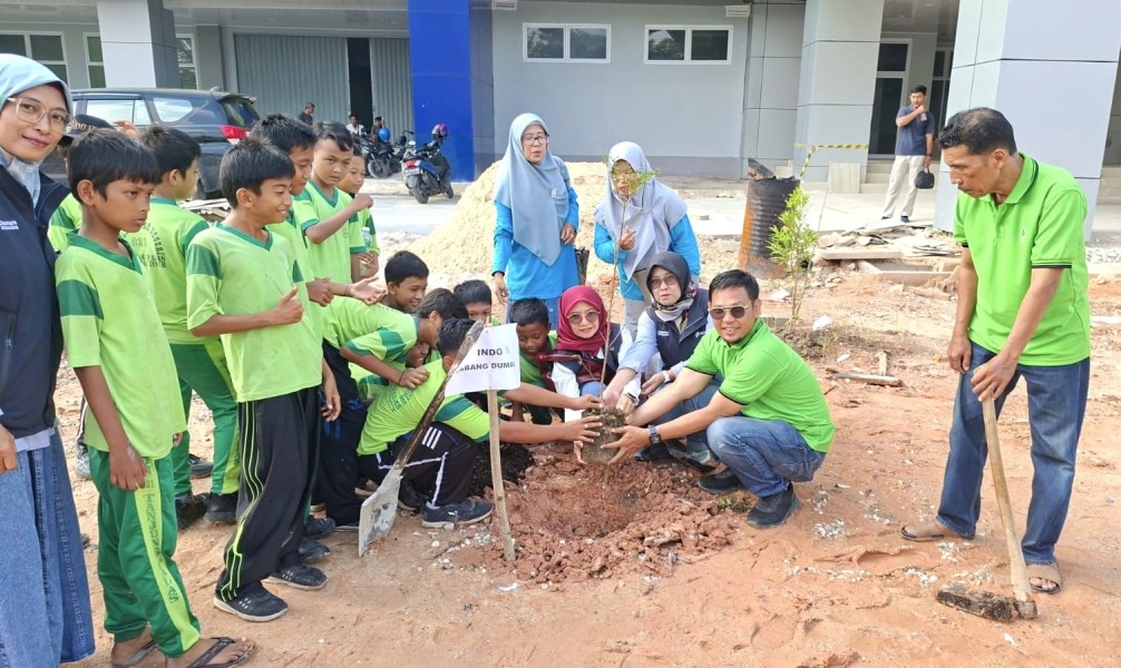 Pelindo Regional 1 Dumai Dukung Penghijauan Kota Dumai Melalui Kegiatan Penanaman Pohon