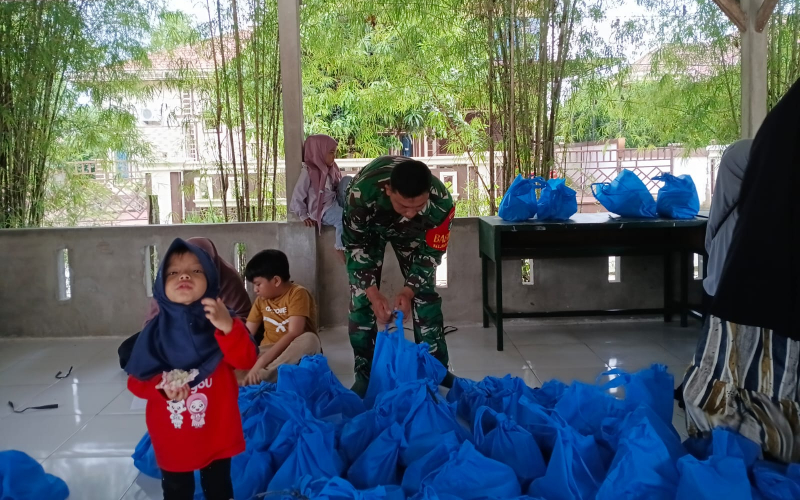 Serda K.J. Saragih Kawal Distribusi Makanan Bergizi Gratis di Sekolah Mekar Sari