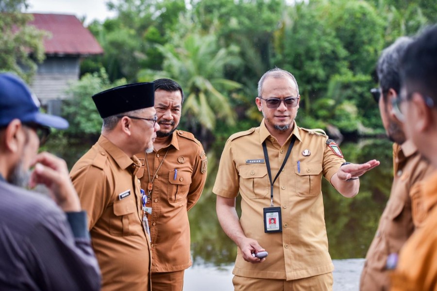Pemko Dumai Tinjau Bantaran Sungai Dumai, Targetkan Penanggulangan Banjir Rob Rampung 2026–2027