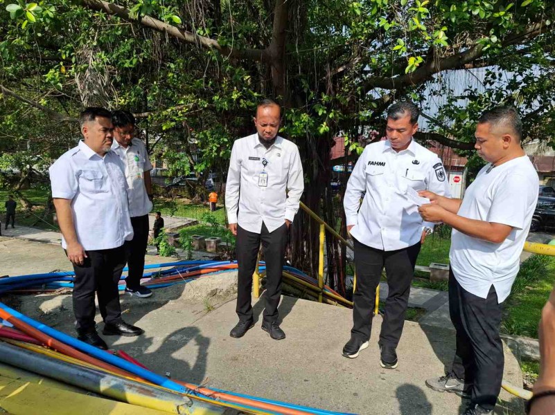 Pernah Ditinjau Gubri Abdul Wahid, Pemindahan Kabel Fiber Optik di Jembatan Siak I Hampir Rampung