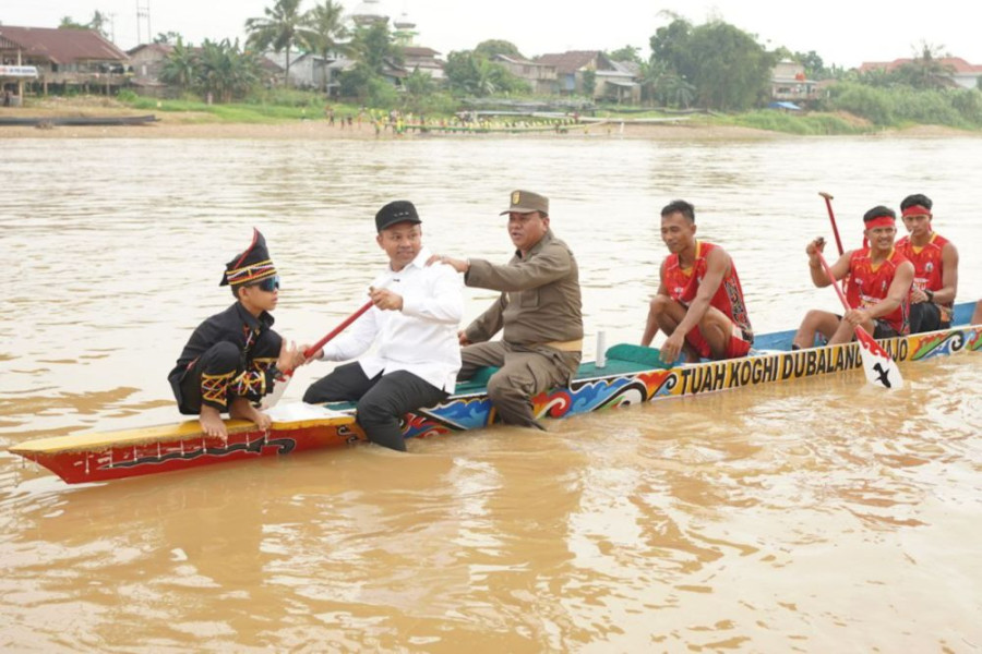 Mendayung Jalur di Sungai Kuantan, Gubri Abdul Wahid: Hari Ini Saya Dipandu Dikha