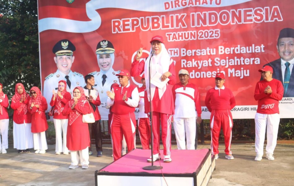 Semarakkan HUT RI ke-80, Wabup Inhil Lepas Jalan Sehat Kerukunan