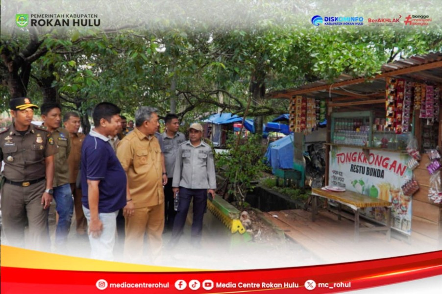 Turun Langsung ke Lapangan, Bupati Anton Pastikan Bazar UMKM Berjalan Lancar