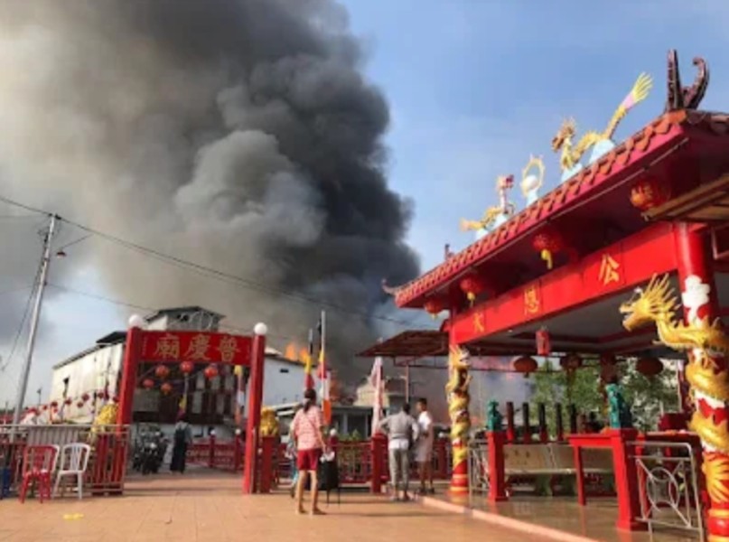 Pemukiman Padat Penduduk di Concong Terbakar Jelang Puncak Cap Gomeh 2026