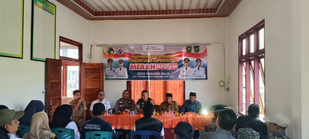 Babinsa Tanjung Raja Koramil 06/Kateman Hadiri Rapat Pembentukan Koperasi Merah Putih