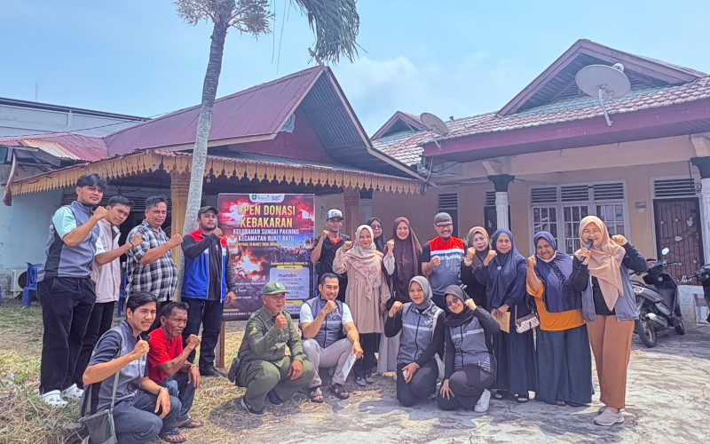 Pertamina Patra Niaga Kilang Produksi Pakning Salurkan Bantuan Pasca Kebakaran di Pasar Lama