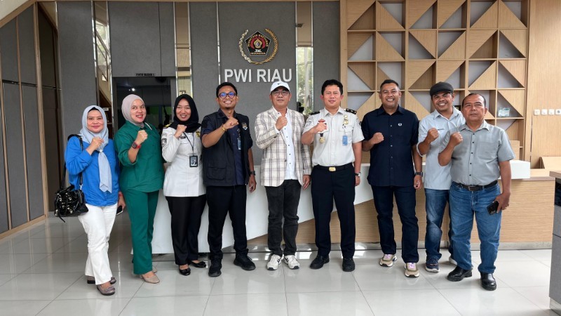 Kanim Kelas I TPI Pekanbaru Kunjungi PWI Riau