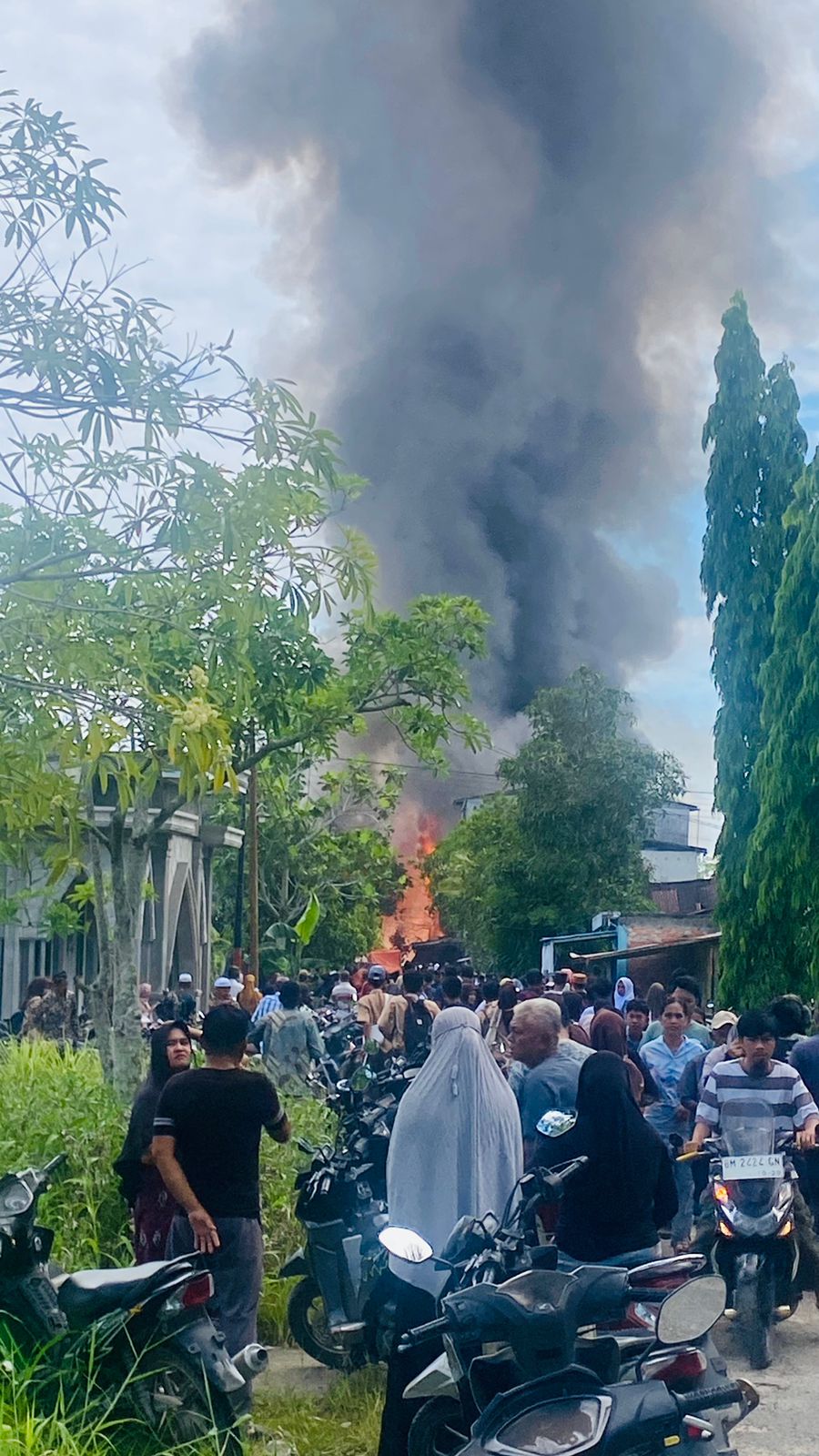 Kebakaran Hebat Hanguskan Kawasan Pasar Bom Pulau Kijang, Api Membumbung Tinggi
