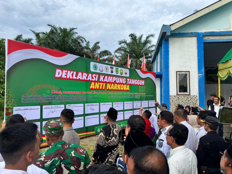 Sinergi Dalam Penanggulangan, Polres Inhu Resmikan Dan Kukuhkan Kampung Tangguh Anti Narkoba