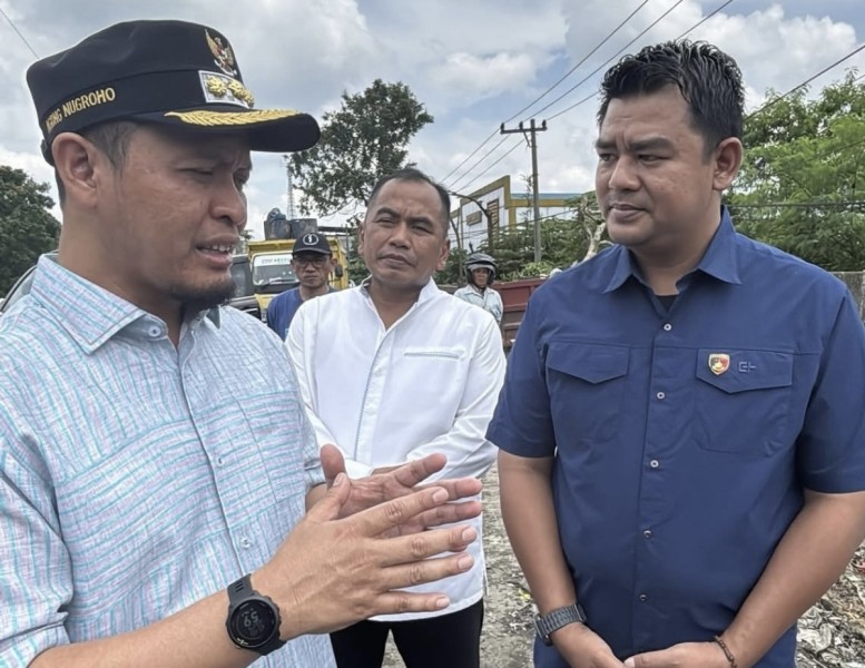 Wali Kota Pekanbaru Segel TPS Sampah Liar, Pelaku Buang Sampah Sembarangan Akan Ditindak!