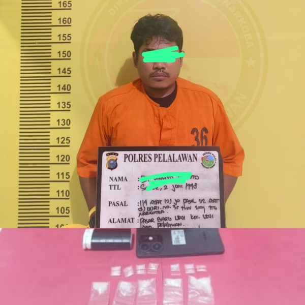 Polres Pelalawan Grebek Sarang Narkoba di Ukui, 12 Paket Sabu Disita