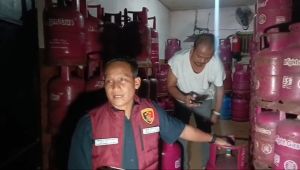Polisi Bongkar Praktik Pengoplosan Gas di Pekanbaru, Tiga Pelaku Diamankan