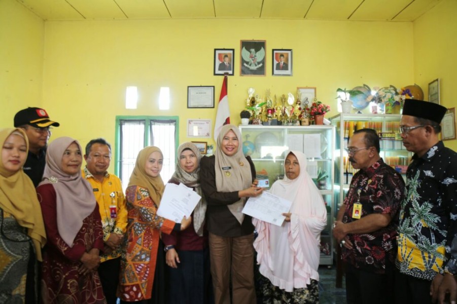 Tiga Anak Hampir Putus Sekolah, Wabup Inhil Hadir Bawa Harapan Baru