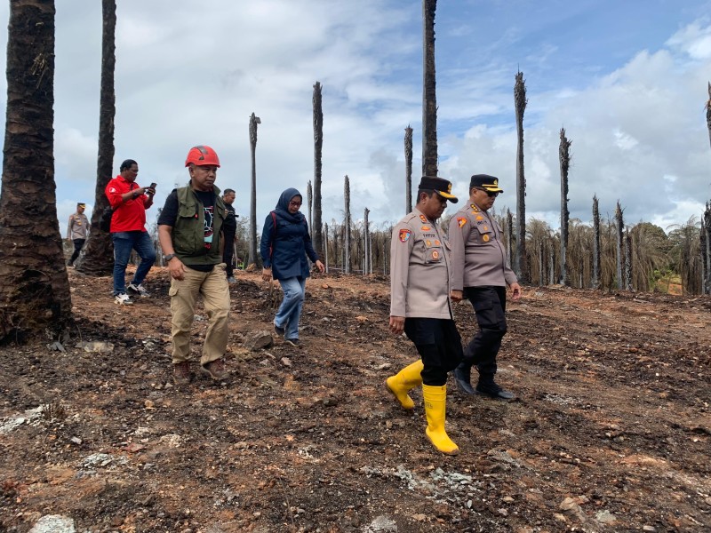 Kebakaran Pipa Gas PT TGI di Batu Ampar, Kapolda Riau Tinjau Langsung Lokasi Kejadian