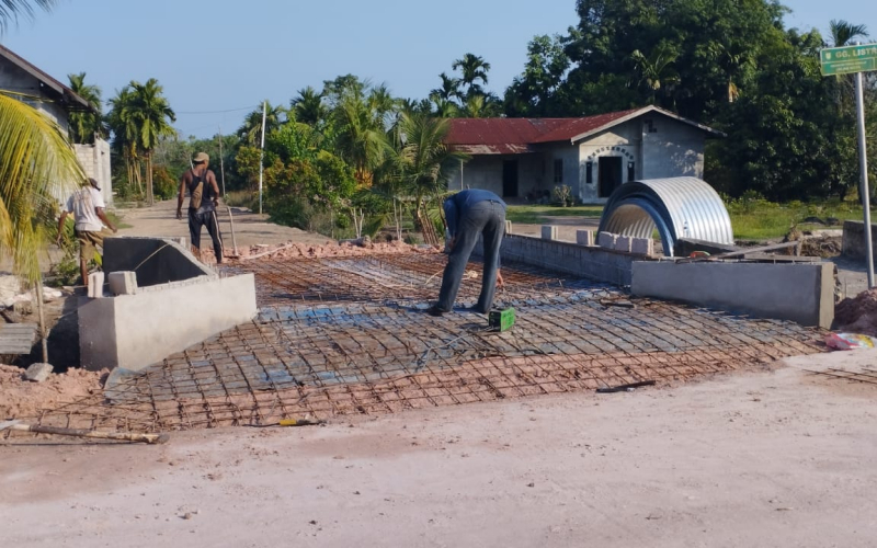 Kodim 0320 Dumai Kebut Pembangunan Dua Jembatan Armco di Sungai Sembilan