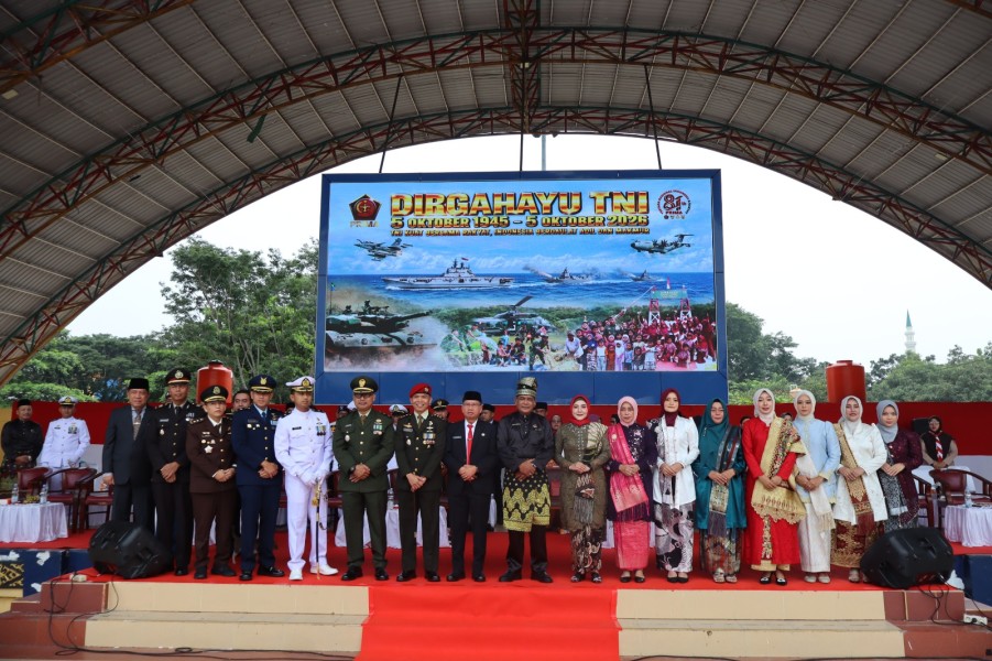 Upacara HUT ke-81 TNI di Dumai, Teguhkan Semangat TNI Prima dan Kuat Bersama Rakyat