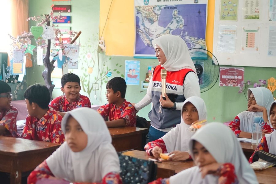 Aksi Awak Mobil Tangki Patra Logistik: Tanamkan Disiplin Lalu Lintas Sejak Dini