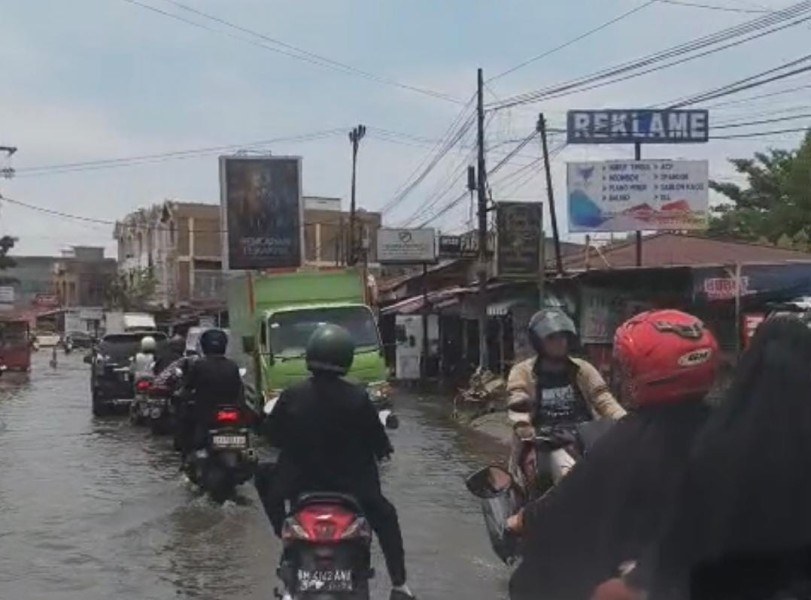 Pekanbaru Masih ‘Berkuah’ Pasca Hujan Lebat Kemarin Sore