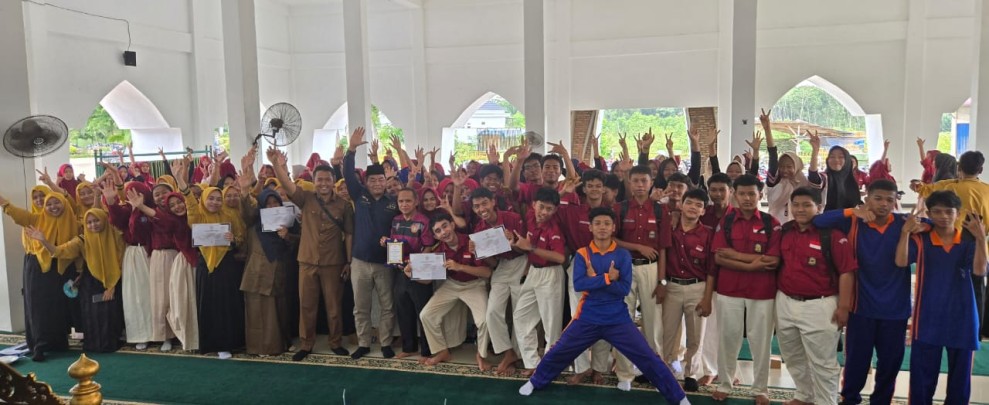 Abdul Hamid Tanamkan Nilai Empat Pilar kepada Pelajar SMAN 1 Pangkalan Kuras