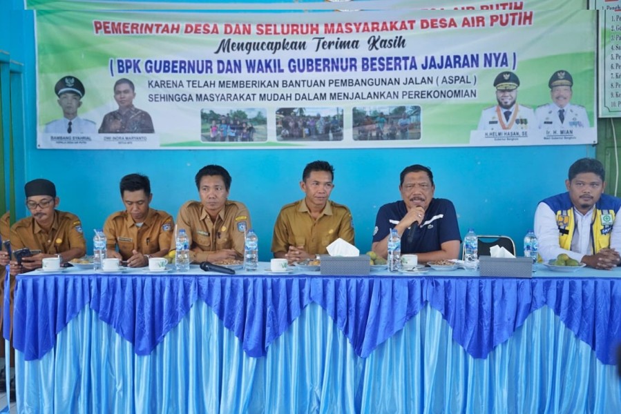 18 Km Jalan di Marga Sakti Sebelat Diaspal, Masyarakat Sampai Gelar Syukuran
