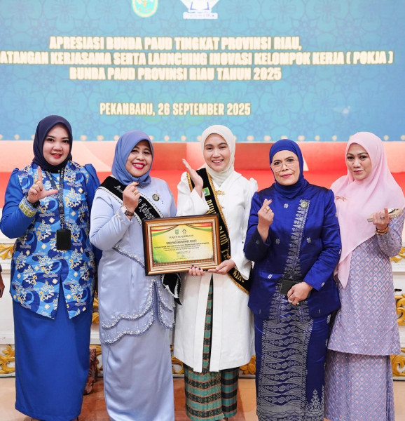 Bunda Paud Meranti Terima Perintis PAUD Daerah Terpenci Tingkat Provinsi Riau