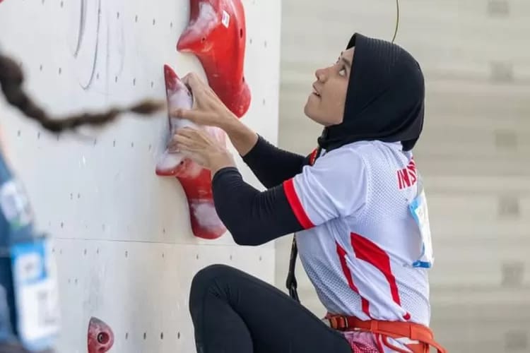 Puja Lestari Atlet Panjat Tebing Riau Sumbang Emas untuk Indonesia di SEA Games 2025
