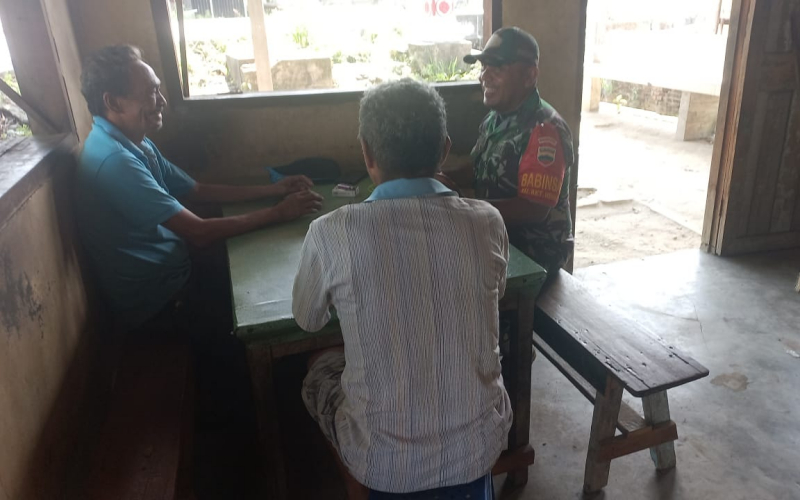 Personel Koramil 02 Patroli di Area Pipa Minyak PT PHR