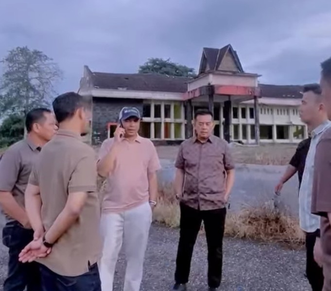 Wako Pekanbaru Tinjau Gedung Tak Terpakai, Rencana Disulap Jadi Taman Kota