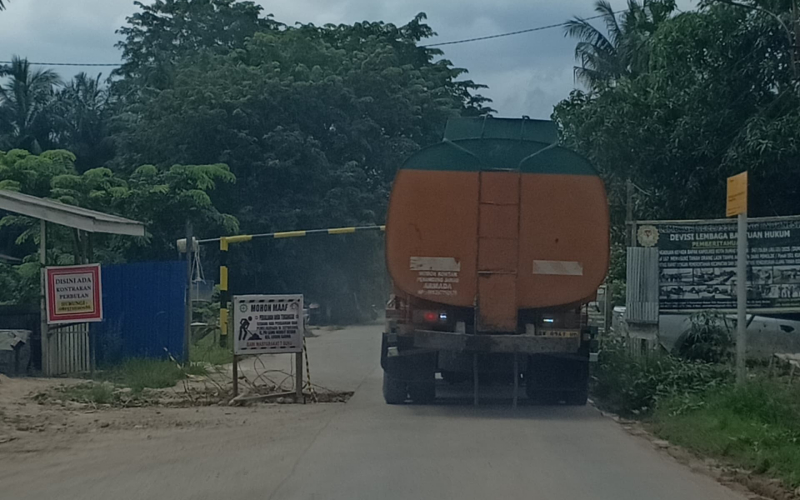 Akses Utama Ditutup Ahli Waris, Ekonomi Warga Sungai Sembilan Terganggu