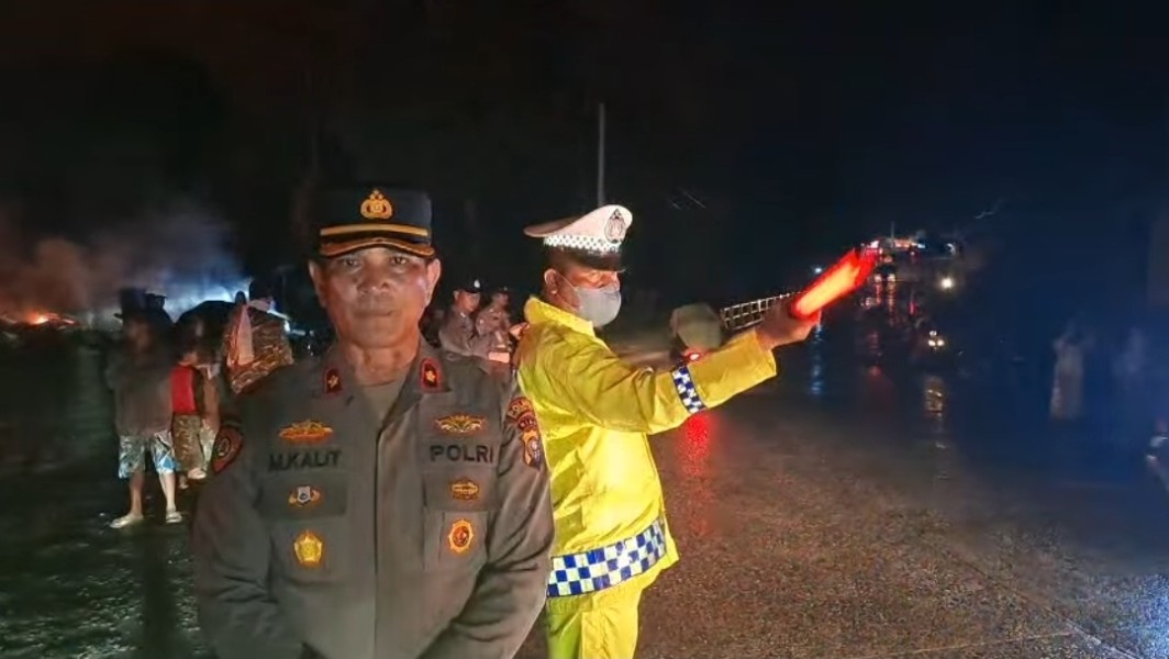 Api Ledakan Pipa Gas di Batu Ampar Inhil Mulai Padam, Kapolsek M Simanungkalit Pastikan Situasi Aman dan Lalin Lancar