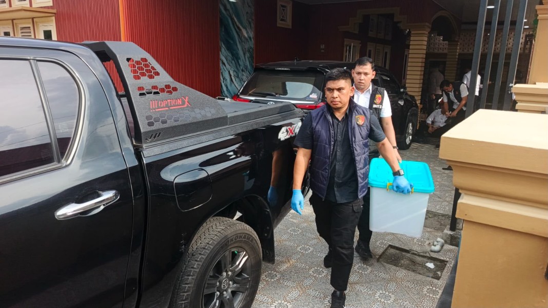 Polres Siak Geledah Rumah dan Kantor Kadishub, Sejumlah Dokumen hingga Rekening Bank Disita untuk Pengembangan Kasus OTT