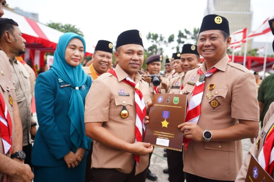 Hari Pramuka, Masykur Tarmizi dan Puluhan Lainnya Terima Penghargaan dari Gubri Wahid