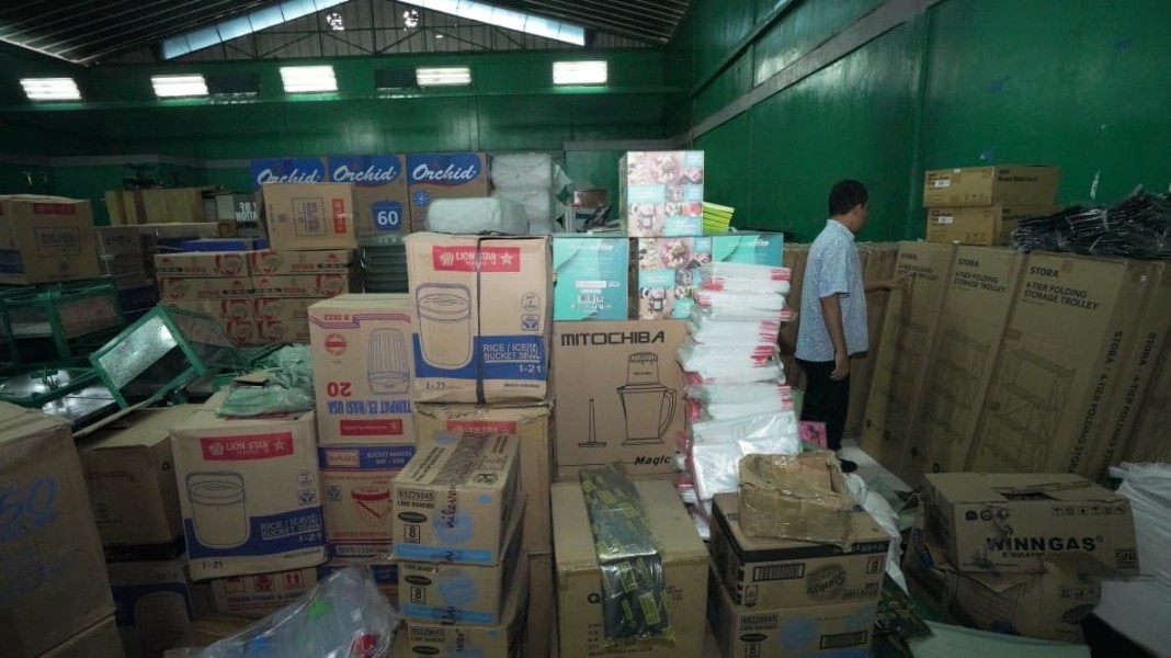 Kementrans Distribusi Paket Bantuan Bencana untuk Warga Transmigrasi di Aceh