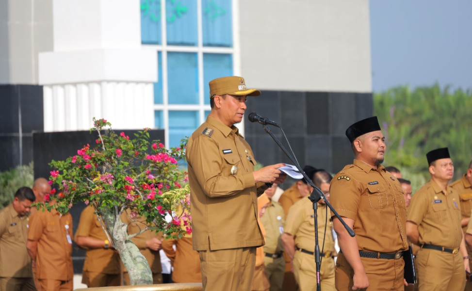 Jadi Pembina Upacara, Wawako Pekanbaru Singgung Lambatnya Pengesahaan APBD 2026