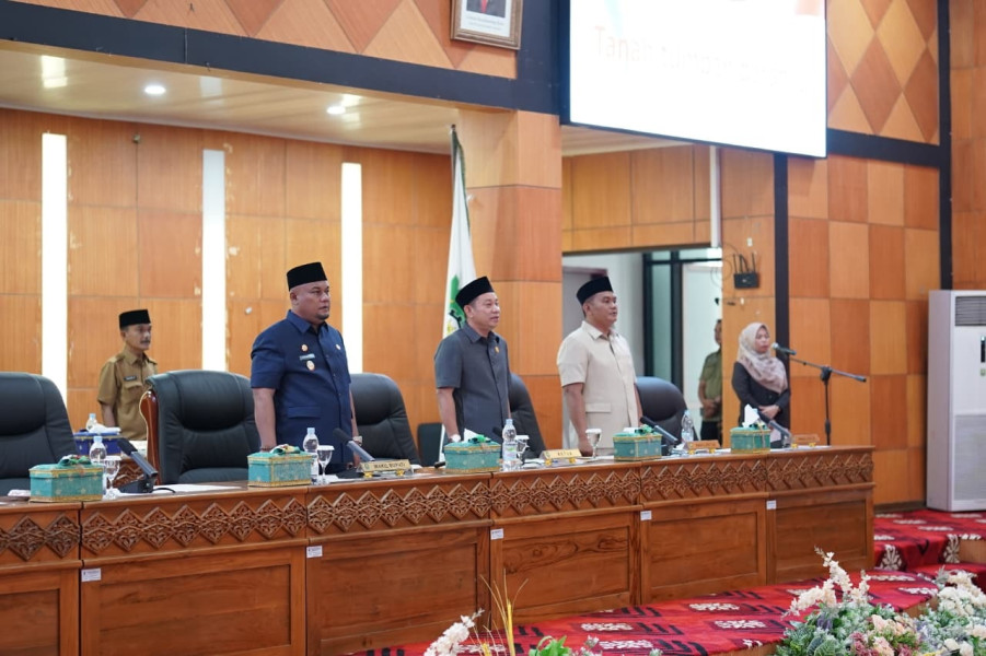 8 Fraksi Beri Pandangan RPJMD Siak 2025–2029: Ini Respon Wabup